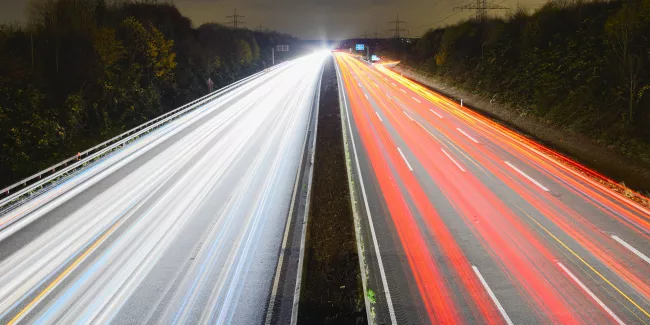 Default - snelweg met lichtstrepen